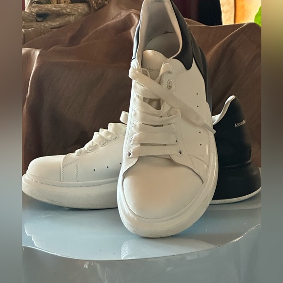Alexander McQUEEN Men’s leather sneakers - Picture 2 of 5